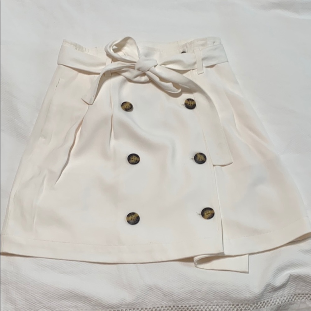 Banana republic off white skirt